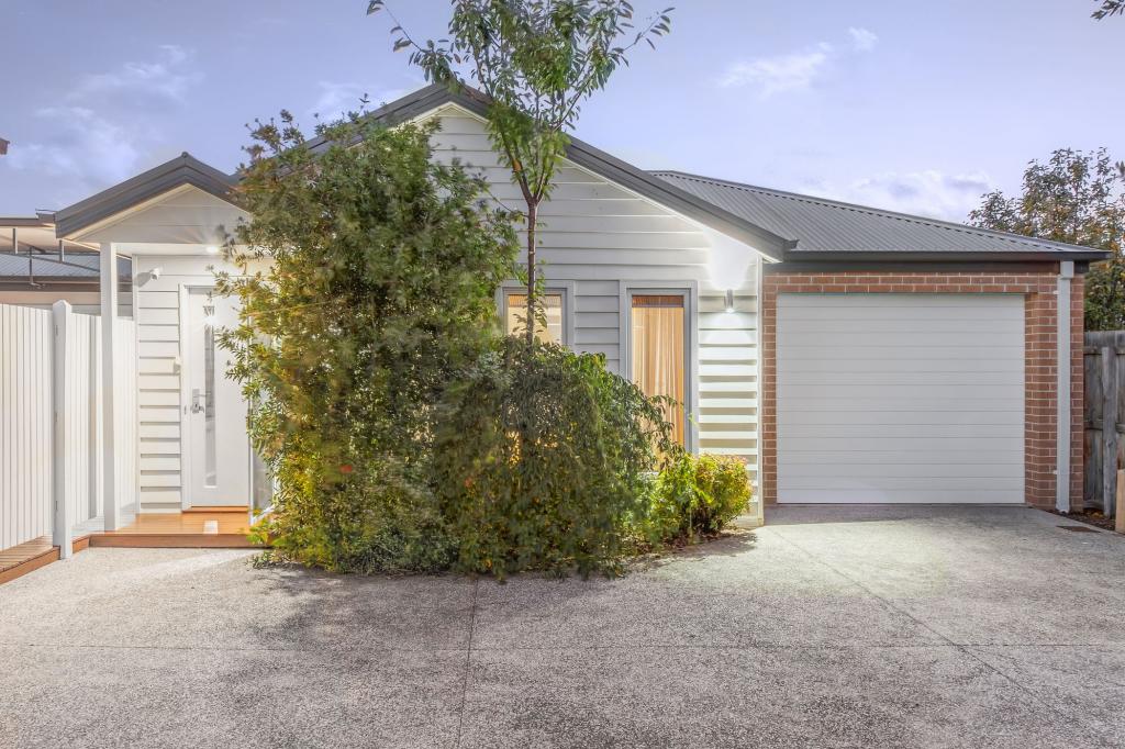 2/27 Kalimna St, Hamlyn Heights, VIC 3215