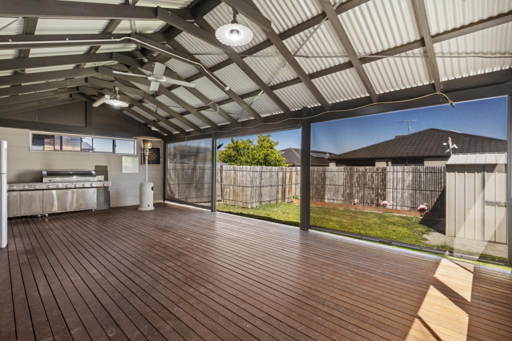 71 Oakpark Dr, Harkness, VIC 3337