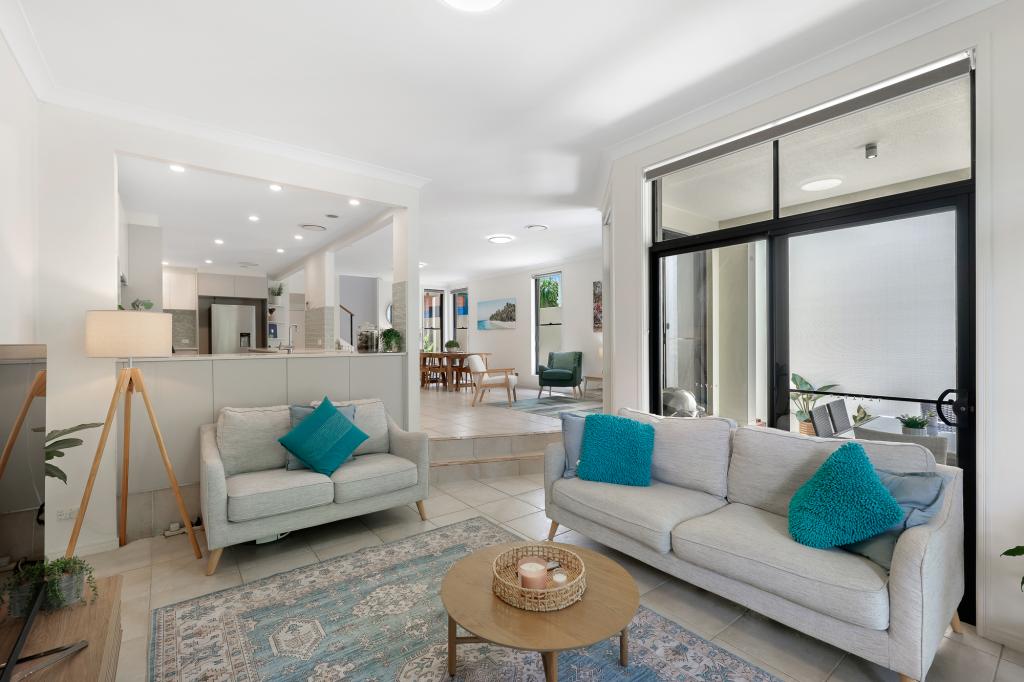 2005/1 THE VISTAS DR, CARRARA, QLD 4211