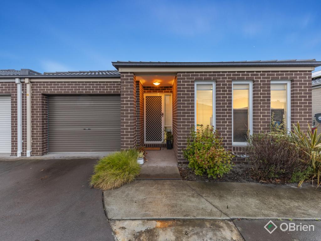 36 Renlik Cct, Cranbourne North, VIC 3977