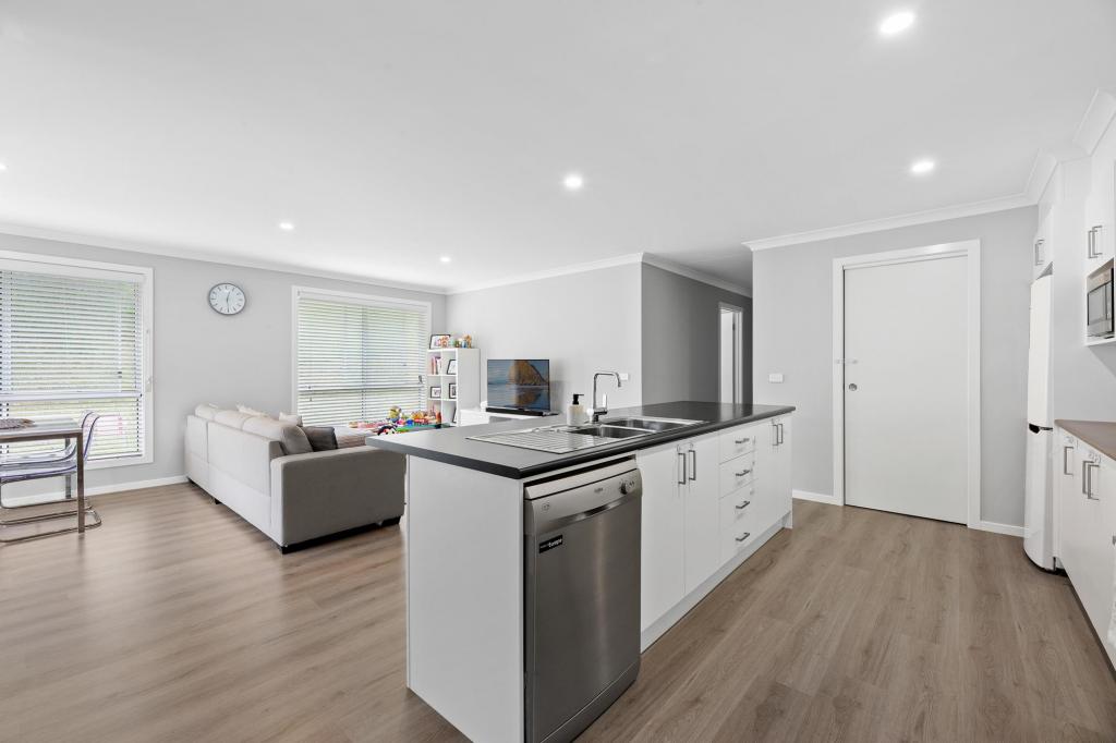 2 Escape Pl, Malua Bay, NSW 2536