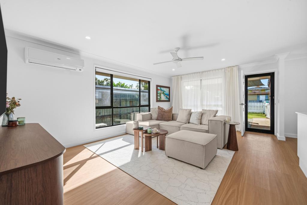 18 Medika St, Runaway Bay, QLD 4216
