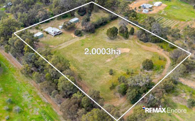 240 Stokes Cl, Wooroloo, WA 6558