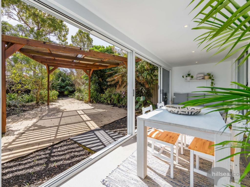 1/5 Hill Ct, Labrador, QLD 4215