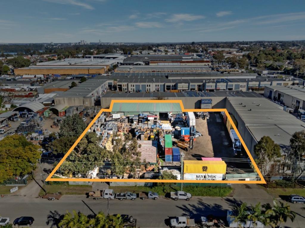 9 KNIGHT ST, LANSVALE, NSW 2166