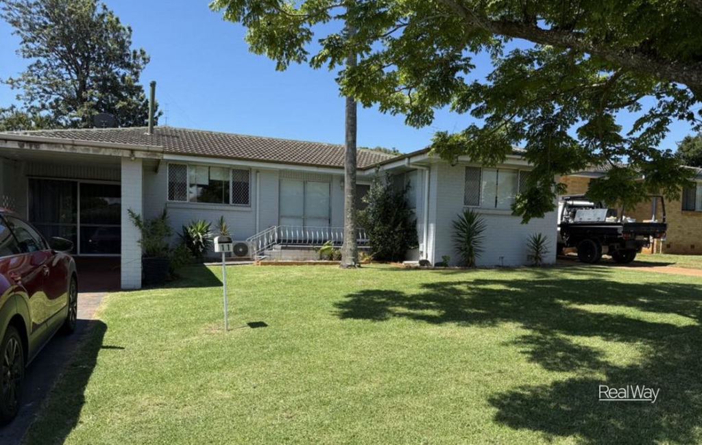 11 Coates St, Kearneys Spring, QLD 4350