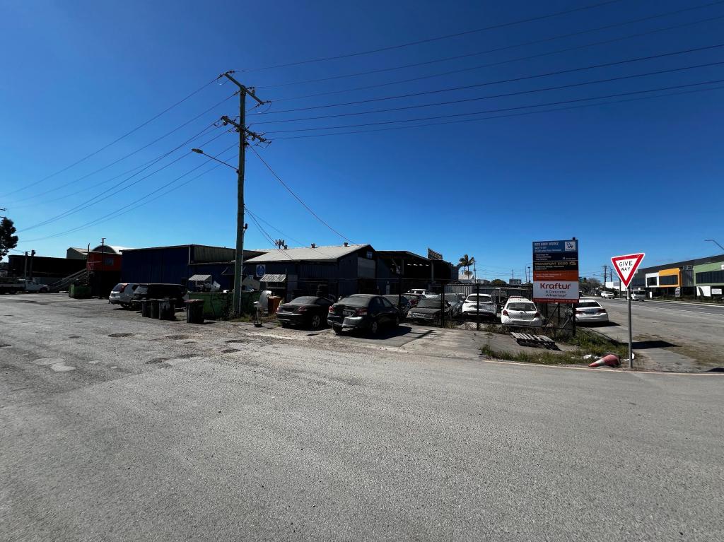 T2/1336 LYTTON RD, HEMMANT, QLD 4174