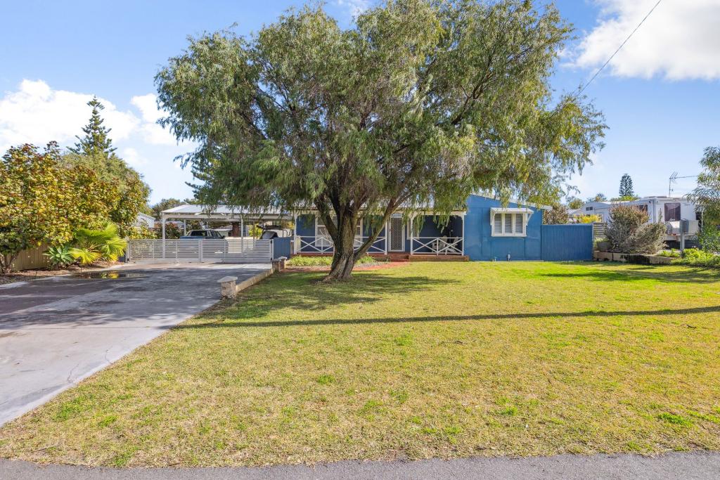12 O'Neil St, Lancelin, WA 6044