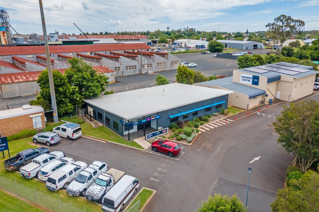 56 Duhig St, Harristown, QLD 4350