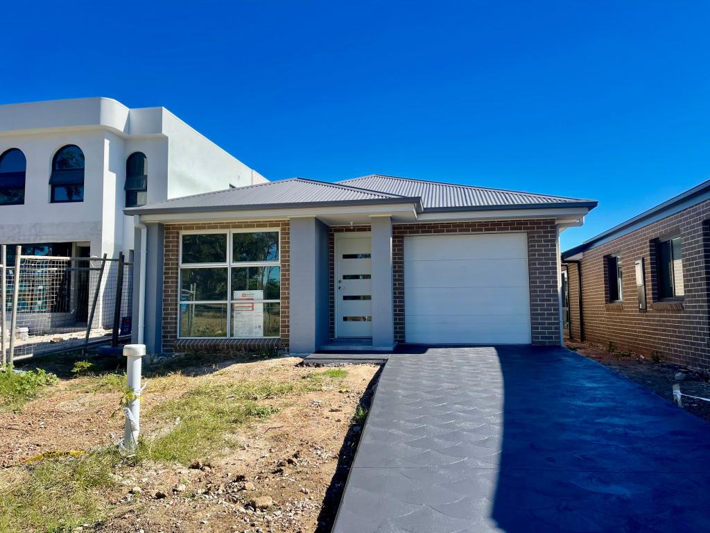 50 Twenty Eighth Ave, Austral, NSW 2179