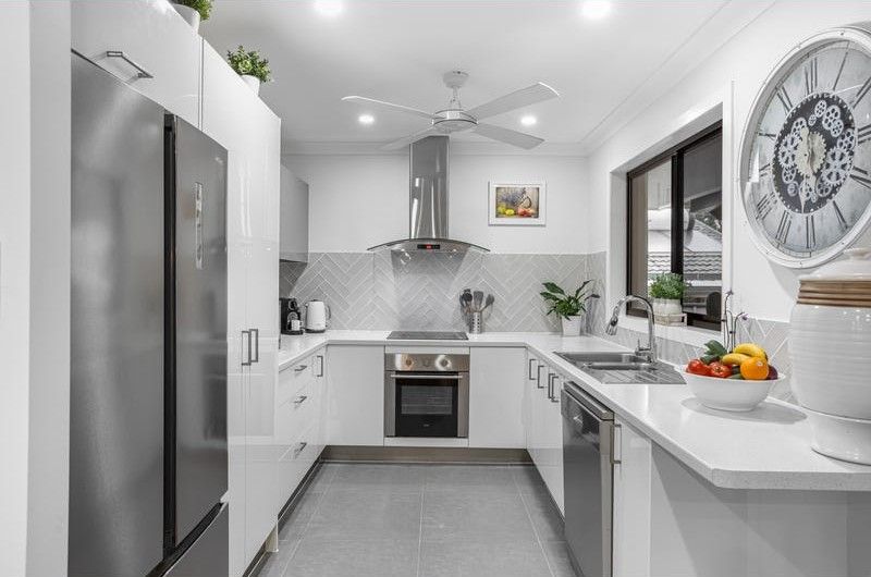 10 Mitchell Ave, Molendinar, QLD 4214