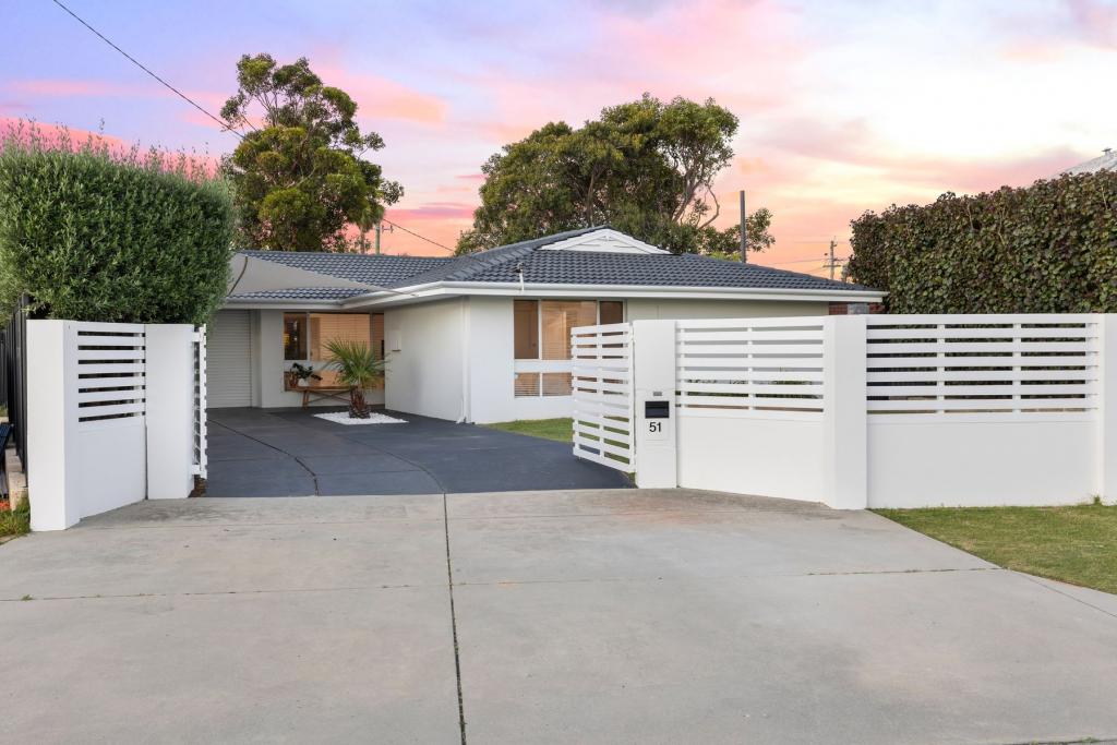 51 Redfin Cres, Beldon, WA 6027