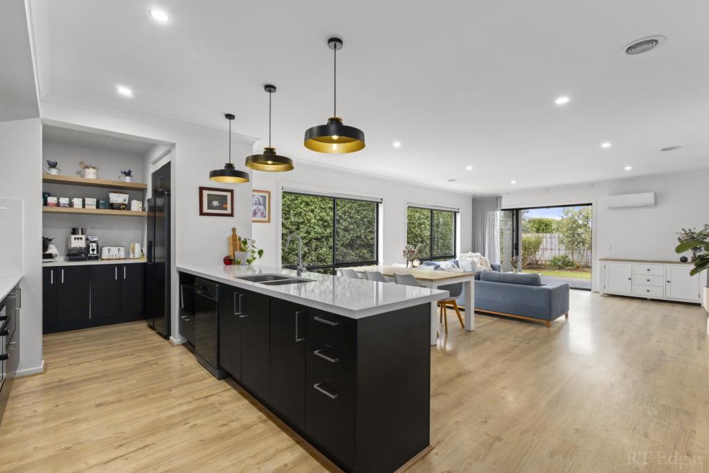 10 SPEKE ST, OCEAN GROVE, VIC 3226