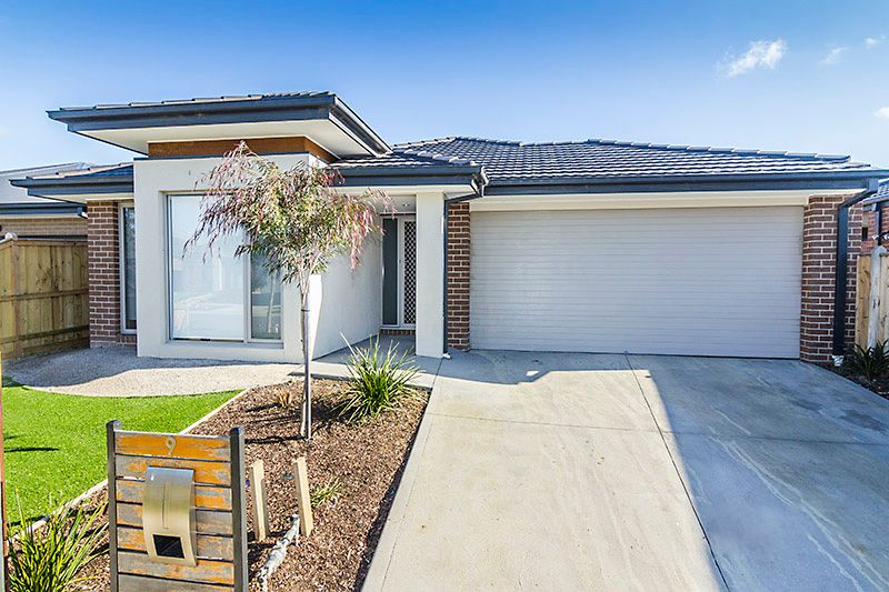 9 Esk St, Clyde North, VIC 3978