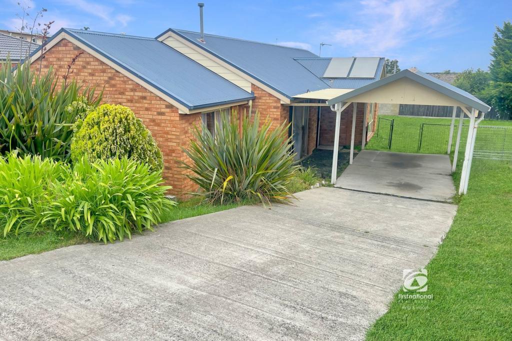 33 Bronsdon St, Lakes Entrance, VIC 3909