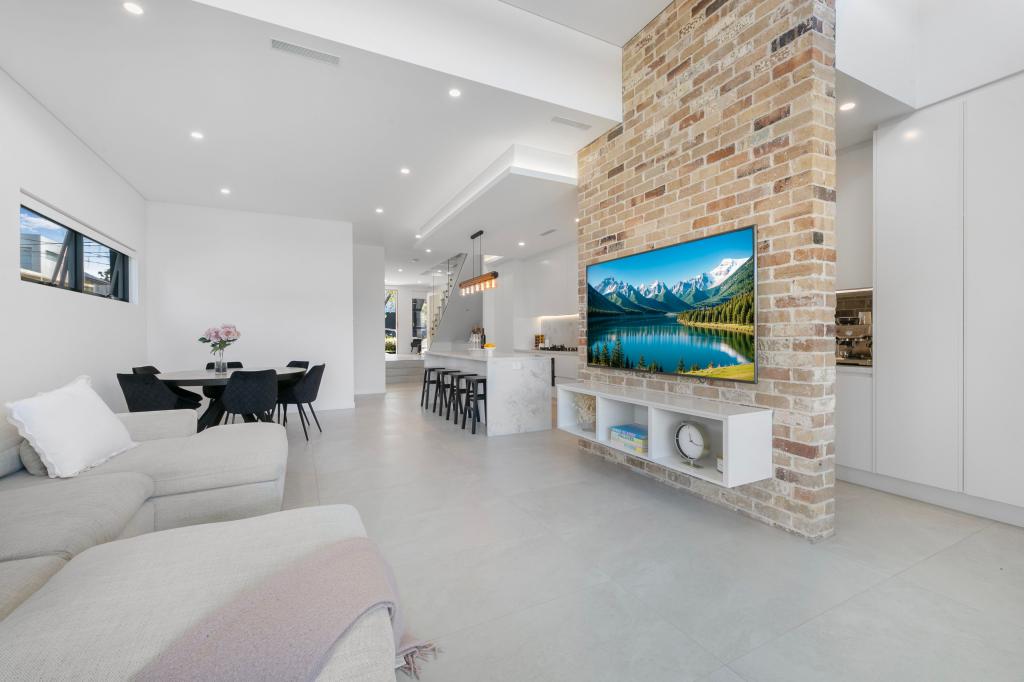 80 Thomas St, Picnic Point, NSW 2213