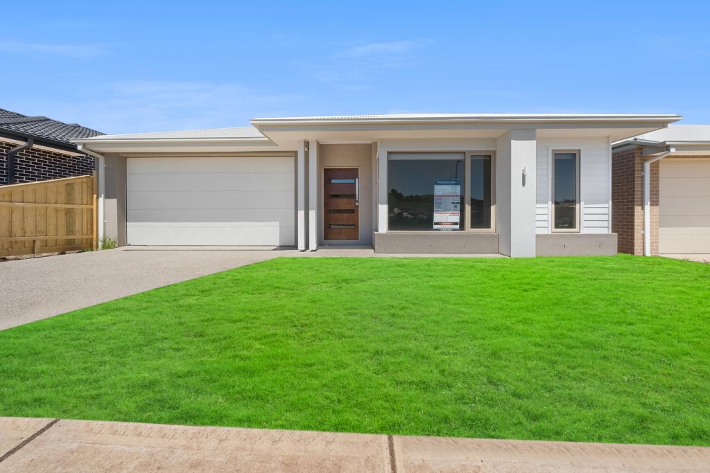 15 GOSHAWK ST, BEVERIDGE, VIC 3753