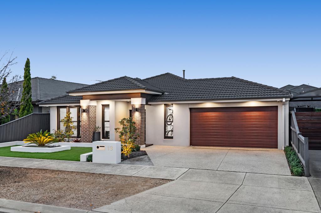 13 Balerno Way, Taylors Hill, VIC 3037