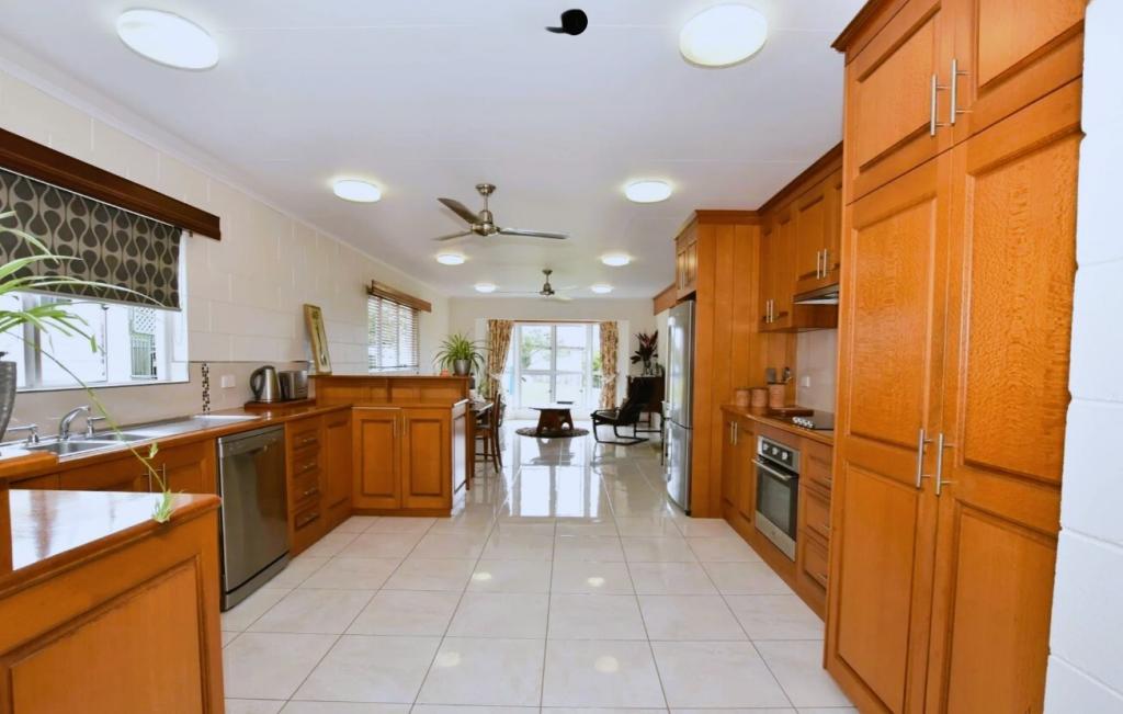 3 Kirk St, Tully, QLD 4854