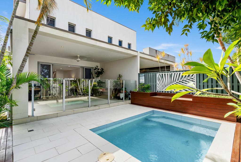 1/80 Heeb St, Benowa, QLD 4217