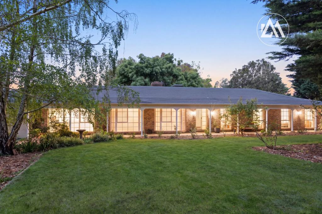 8 Compass Ct, Somerville, VIC 3912