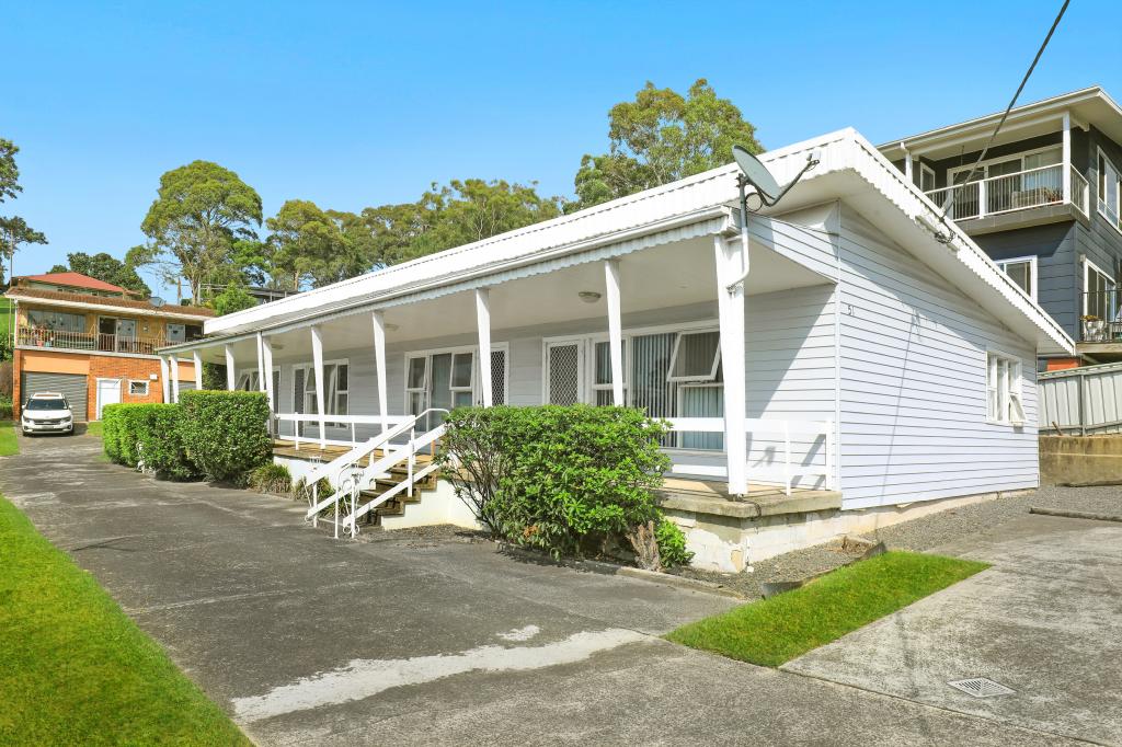 1/51 Heaslip St, Coniston, NSW 2500