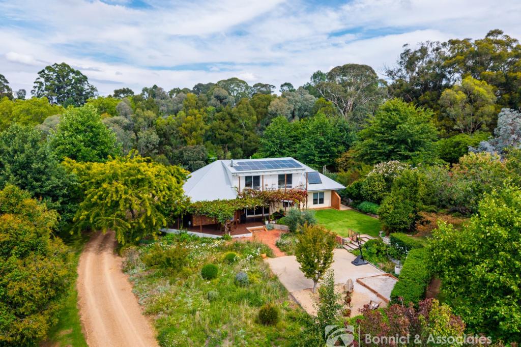 10 Dingle Rd, Beechworth, VIC 3747