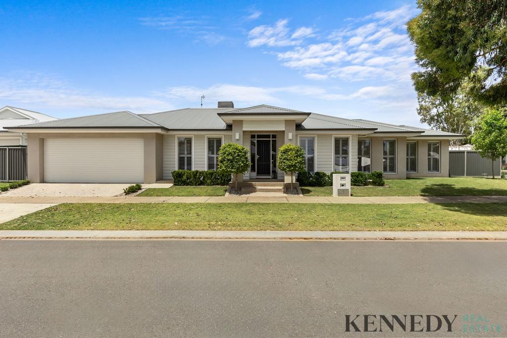 4 Phillip Hyland Dr, Yarrawonga, VIC 3730