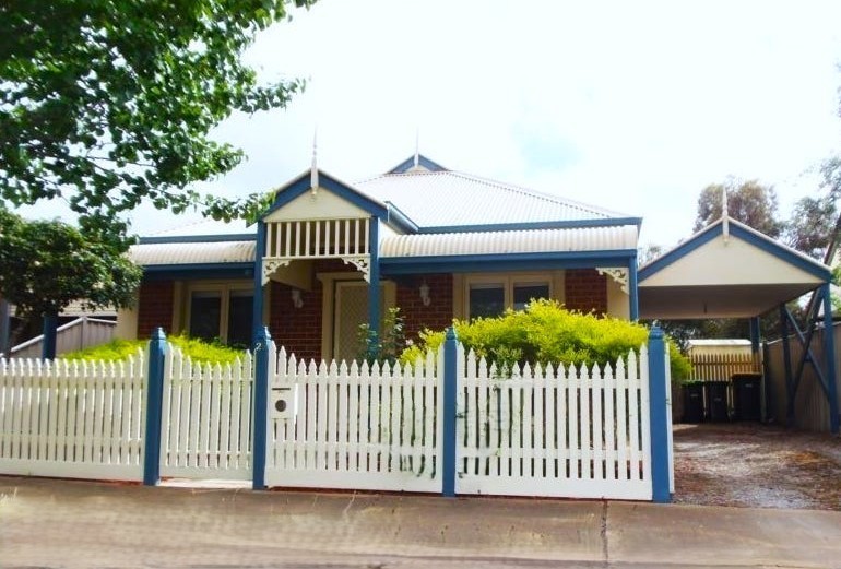 25 Elphinstone Way, Caroline Springs, VIC 3023