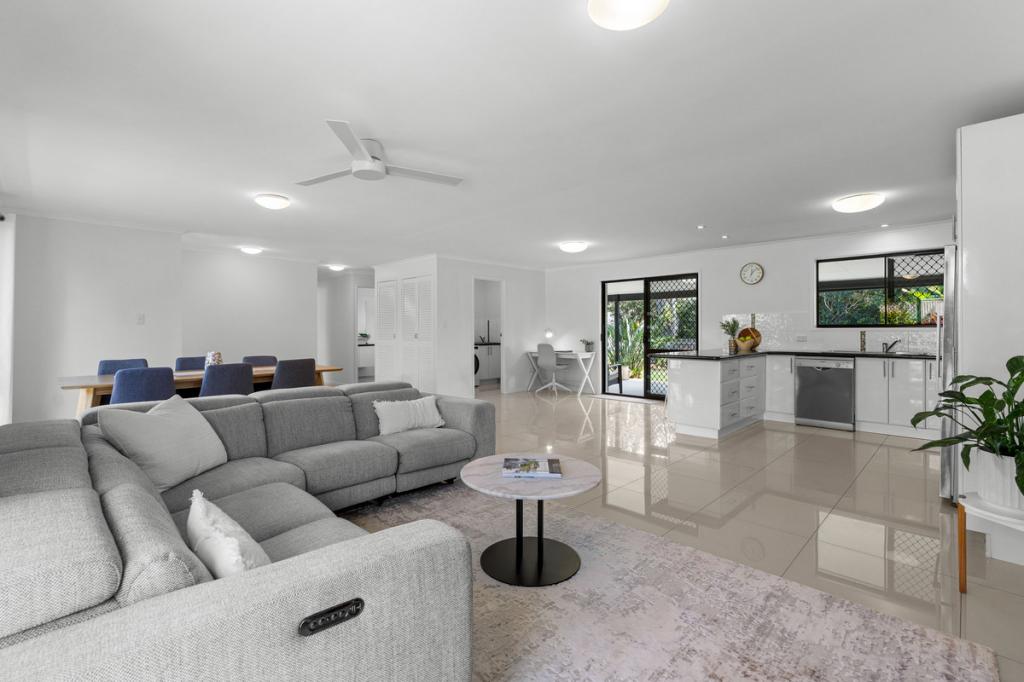 16 Morden St, Birkdale, QLD 4159