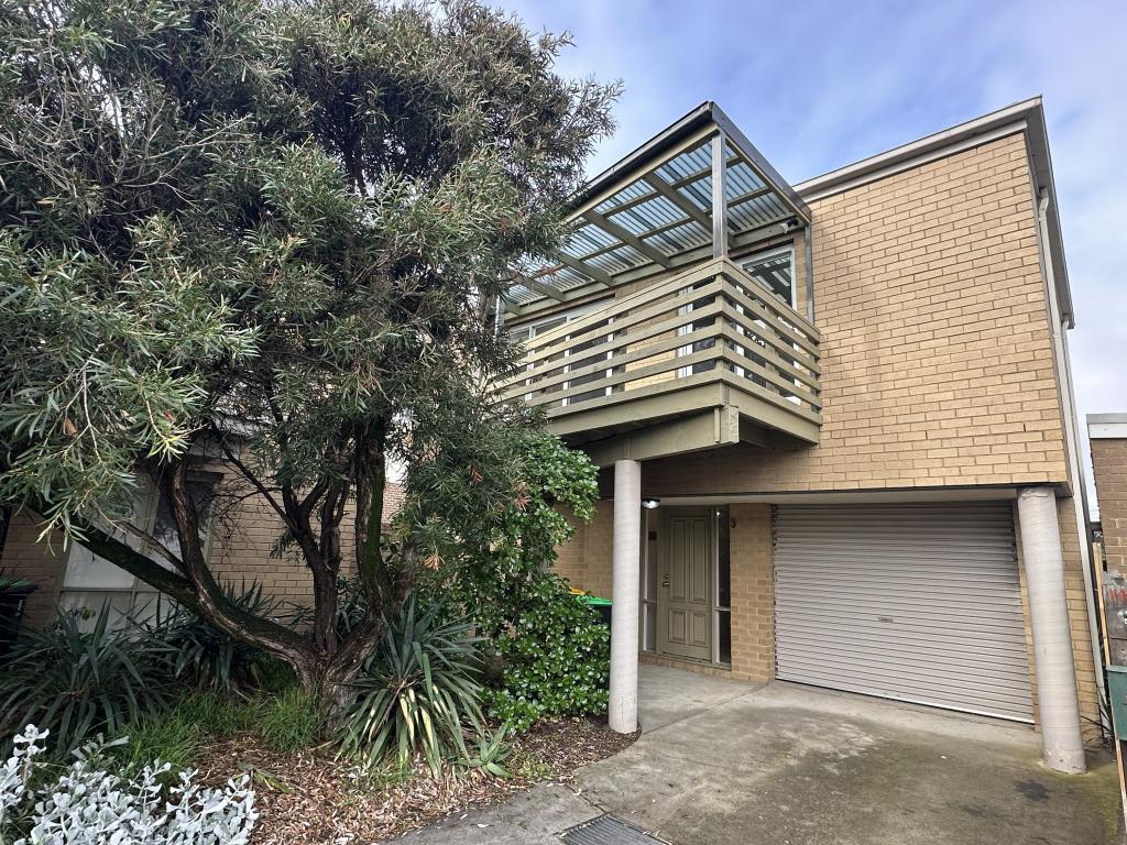 3/8 CARRINGTON ST, EDITHVALE, VIC 3196