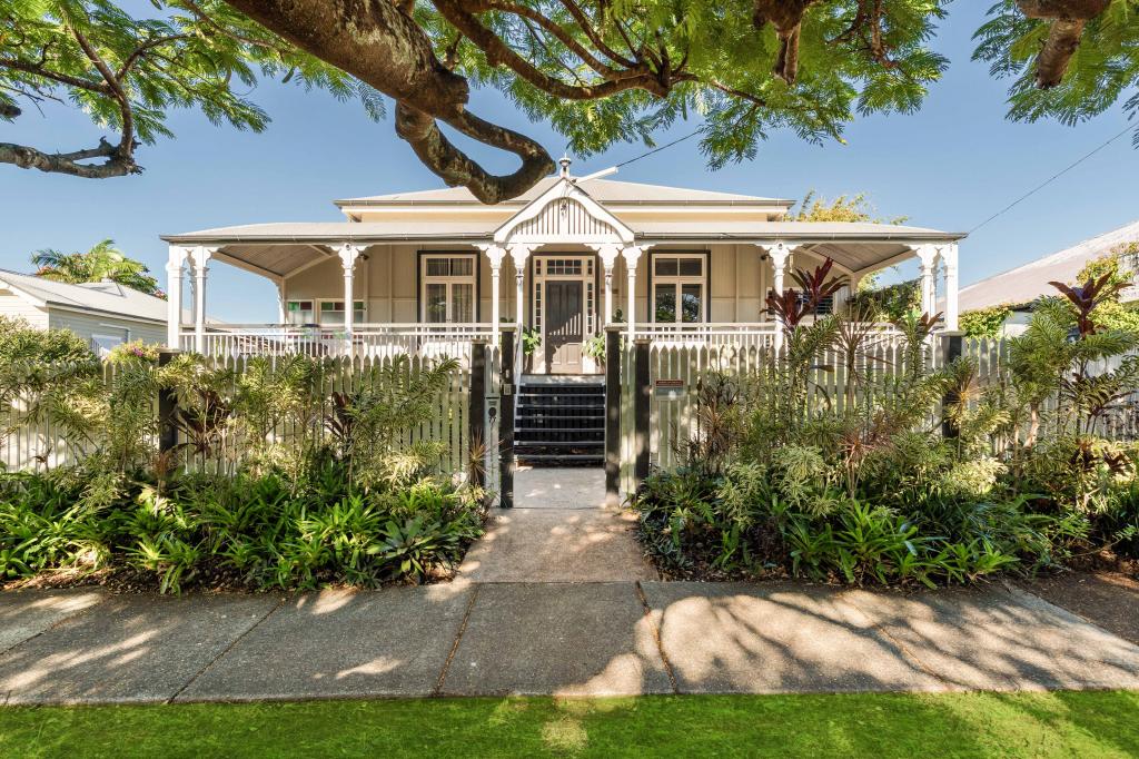 77 Yundah St, Shorncliffe, QLD 4017