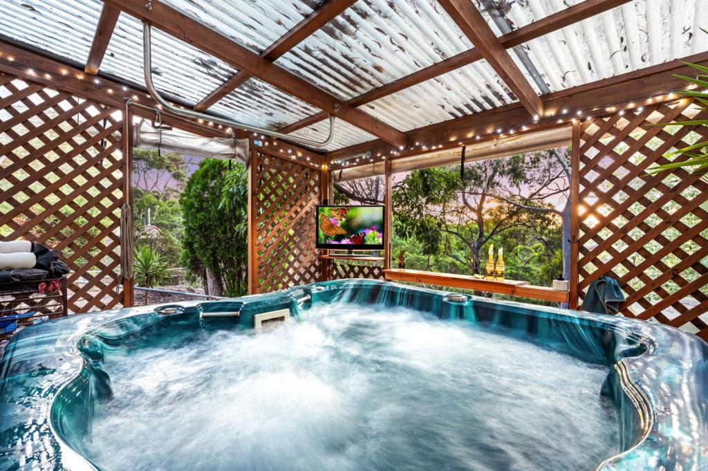 15 Pony Ridge Rd, Belair, SA 5052