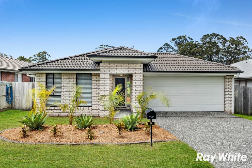 8 GREENPARK DR, CRESTMEAD, QLD 4132