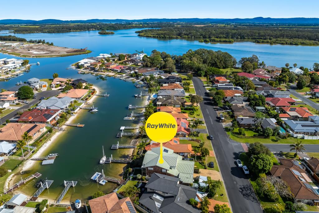 2/67 Witonga Dr, Yamba, NSW 2464