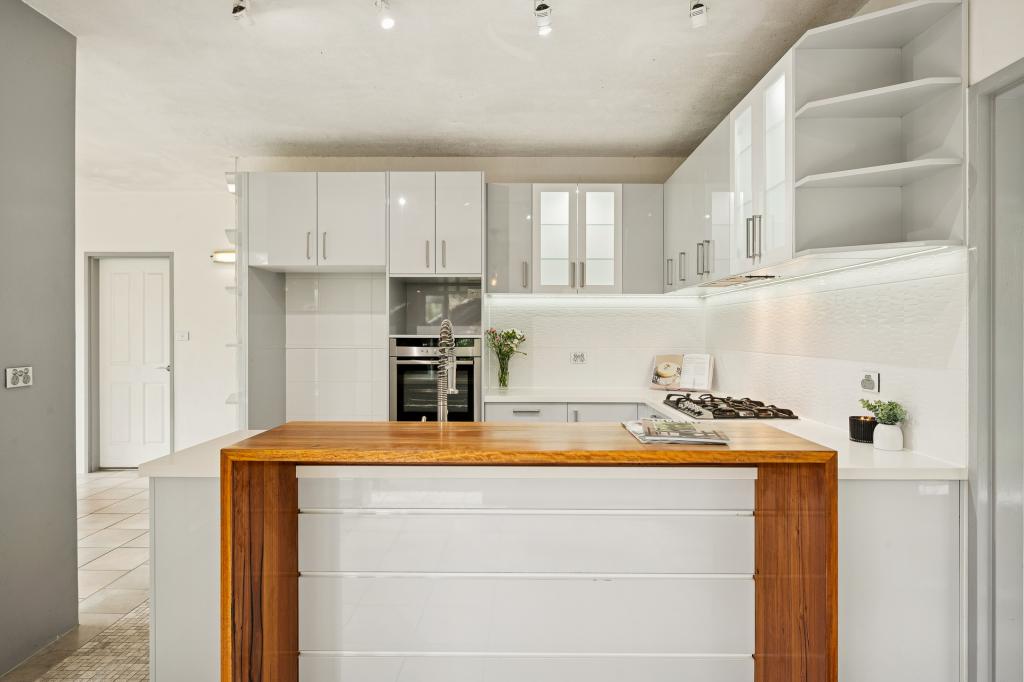 12 Benson Rd, Mount Nebo, QLD 4520