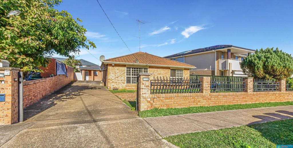 39 Madeline St, Fairfield West, NSW 2165