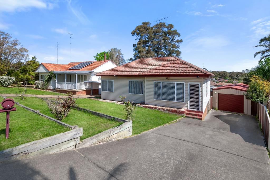 33 Grandview Dr, Campbelltown, NSW 2560