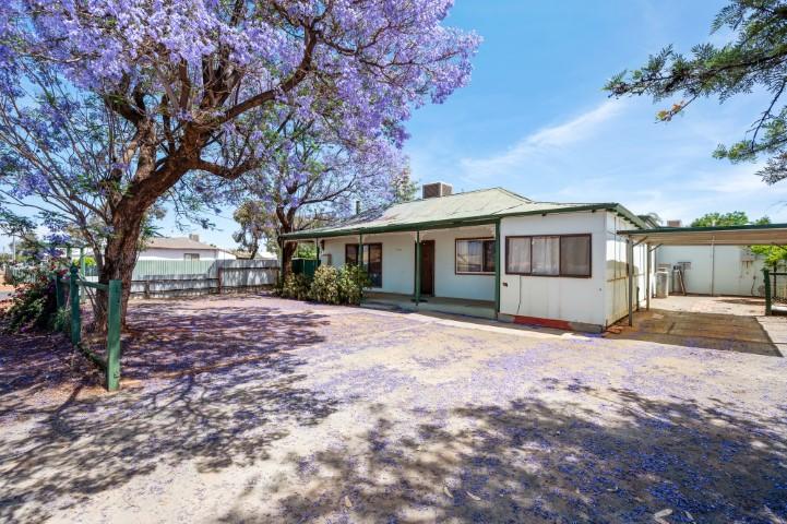 176A HARE ST, LAMINGTON, WA 6430