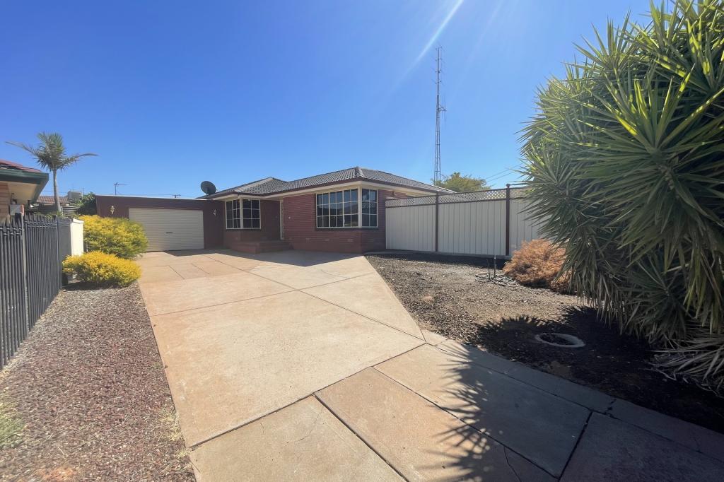 8 BUTCHART CT, WHYALLA NORRIE, SA 5608