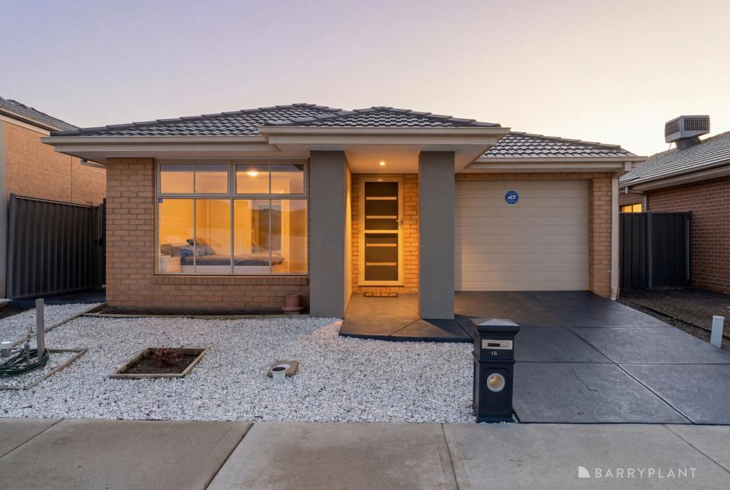 16 Lancers Dr, Harkness, VIC 3337