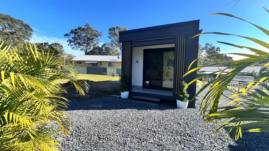 5 Francis Rd, Macleay Island, QLD 4184