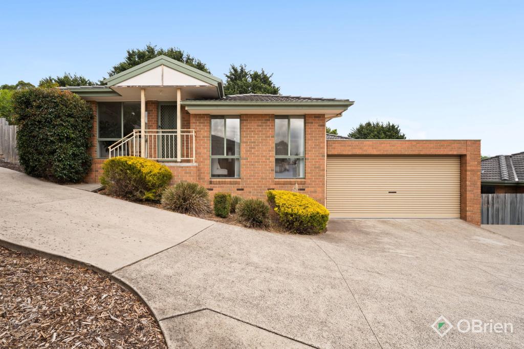 2/79 Strathavan Dr, Berwick, VIC 3806