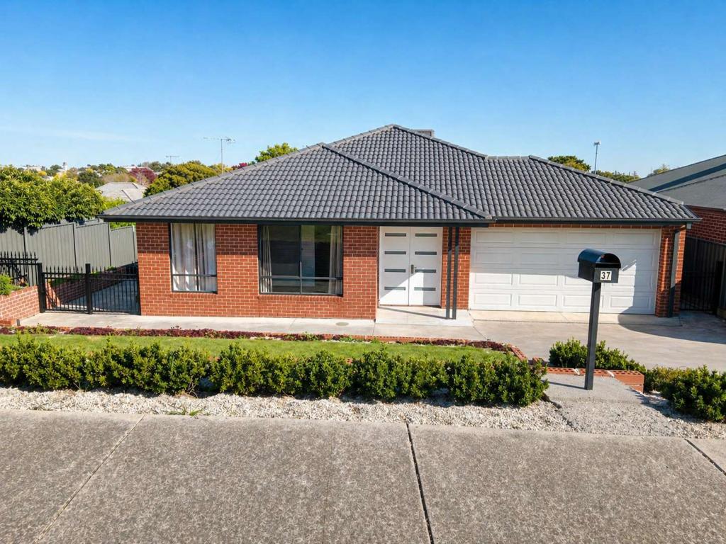 37 Jacobs Ave, Kyneton, VIC 3444