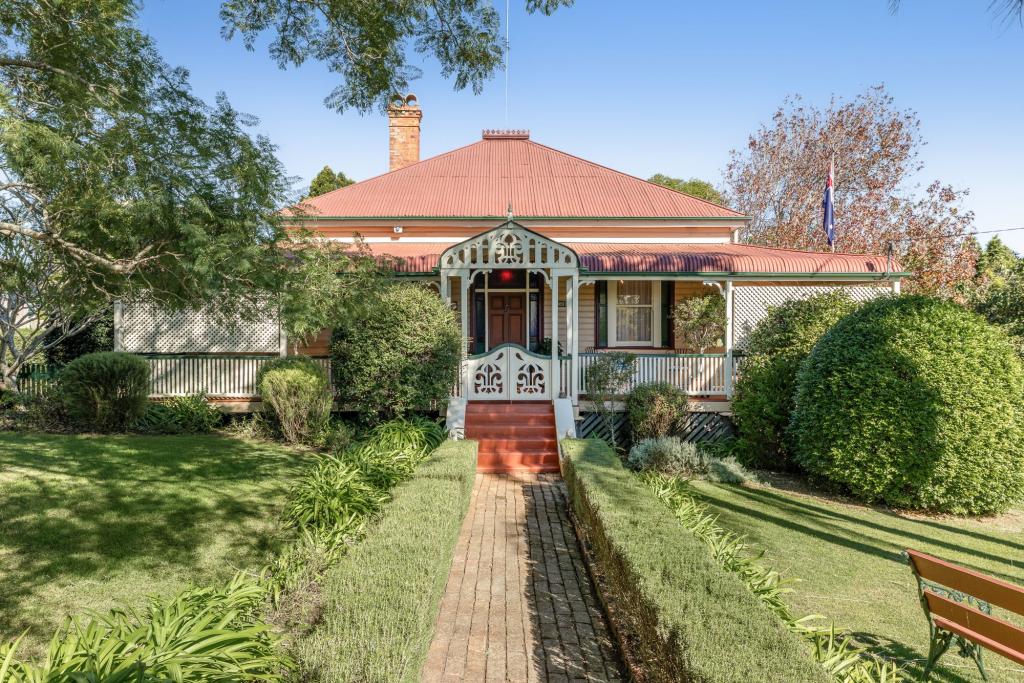 82 Jellicoe St, North Toowoomba, QLD 4350