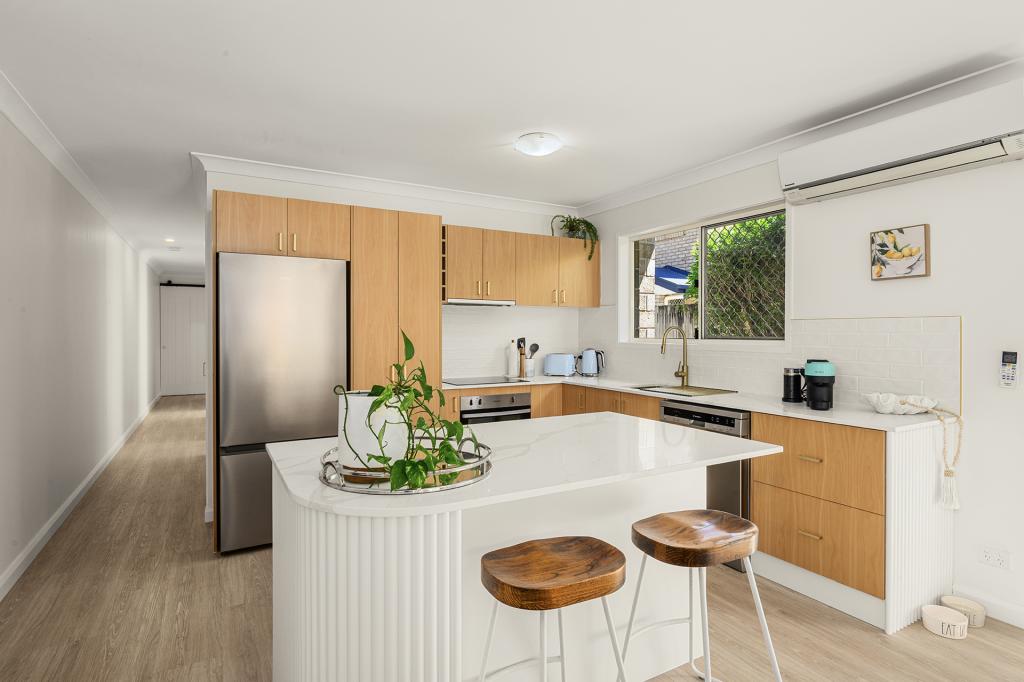 2/4 MOLUCCA AVE, PALM BEACH, QLD 4221