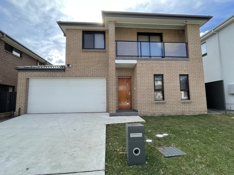 10 GWEN ST, ROUSE HILL, NSW 2155