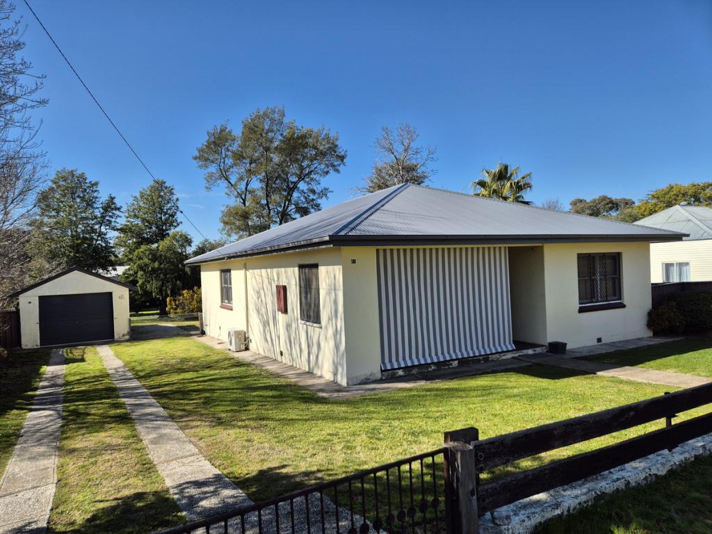 61 Fitzroy Ave, Cowra, NSW 2794
