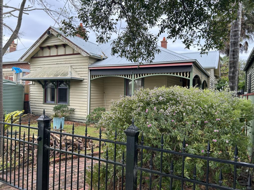 3 St Albans Rd, East Geelong, VIC 3219