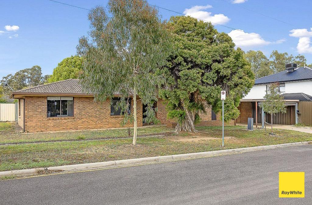 2 Adelaide St, Flora Hill, VIC 3550